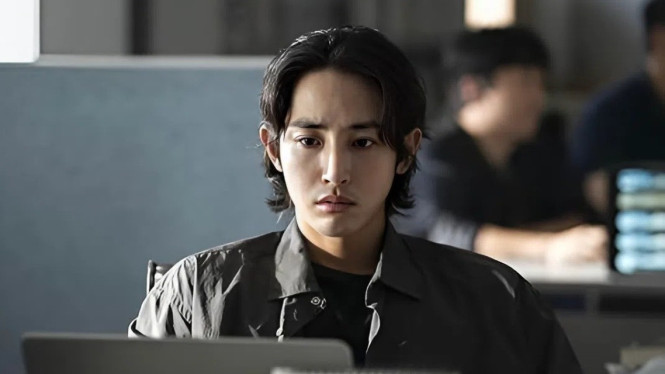 Lee Soo-hyuk pada drama S Line, yang bikin kamu jatuh cinta