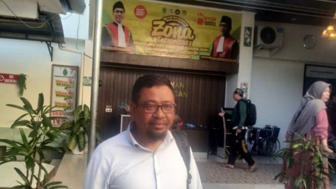 Pengacara, Ahmad Dimiati Hamzar