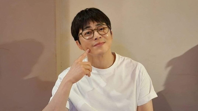 Jo Jung-Suk, aktor Korea yang juga seorang penyanyi