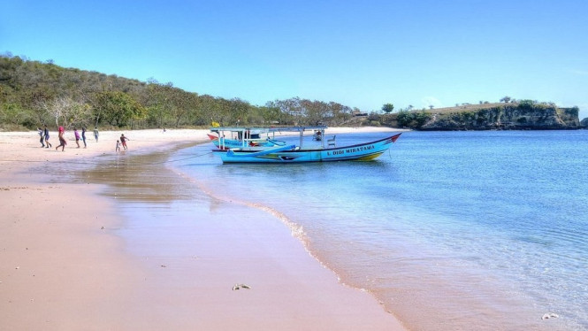 Pantai Pink Lombok yang Memiliki Daya Tarik Langka