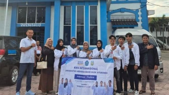 Pemberangkatan mahasiswa UNARS untuk KKN ke Thailand