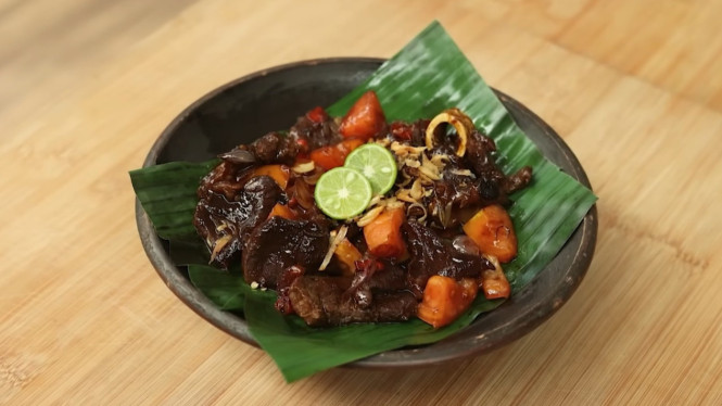 Bongkar Rahasia Kambing Bakar Anti Prengus ala Chef Devina Hermawan