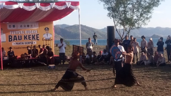 Presean jadi pembuka Festival Bau Keke