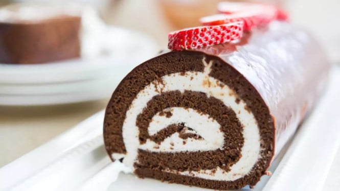 Chocolate roll cake, camilan keluarga ala bakery