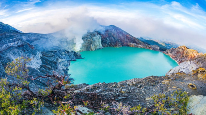 Kawah Ijen, gerbang pesona Banyuwangi 2025