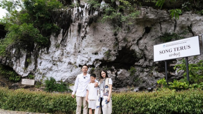 Kunjungan Raffi Ahmad dan Keluarga di Situs Song Terus