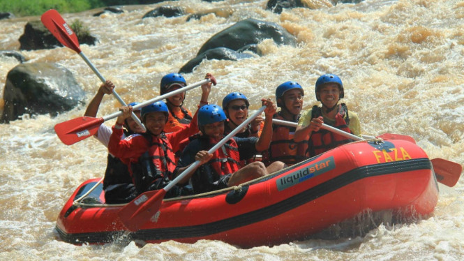 Taklukan Rasa Takutmu dengan Olahraga Arum Jeram di Magelang