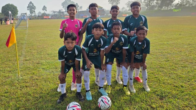 All team Batara U12 Hijau