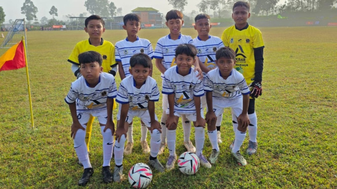 All team Batara U12 Putih