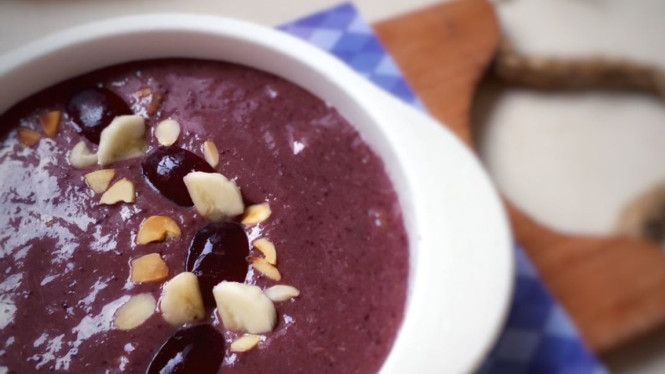 Resep Smoothie Bowl Ubi Ungu yang Lezat dan Sehat