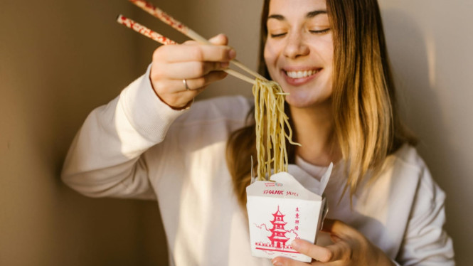 Mie instan? Bisa kok, asal pinter makannya!