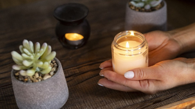 Membuat lilin aromaterapi sendiri jadi lebih mudah