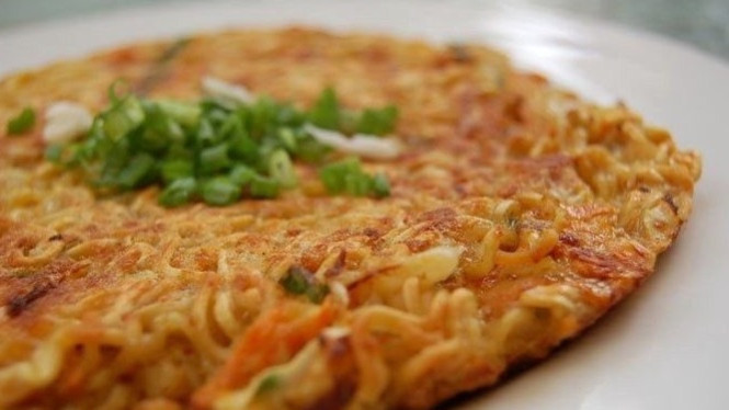 Omelet Mie Telur, menu instan yang nikmat untuk sarapan