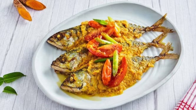 Resep pesmol ikan layang makan siang keluarga