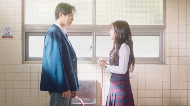 Choo Young Woo di Head Over Heels