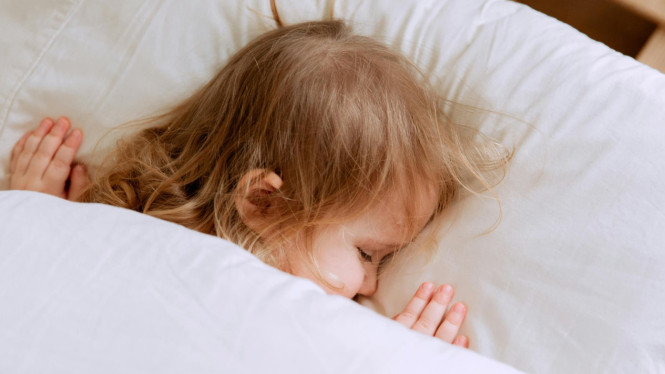 Ketahui cara mudah membuat anak mau tidur siang