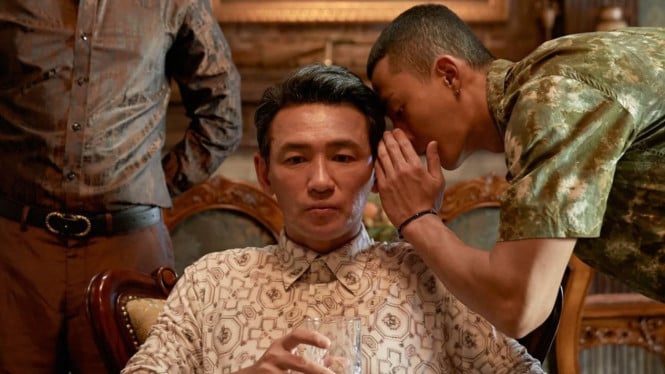 Hwang Jung Min menjadi salah satu pemeran utama di Narco-Sanits