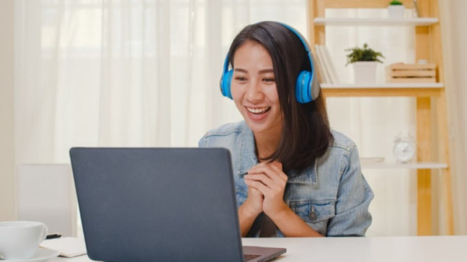Ilustrasi freelance yang punya banyak jobs