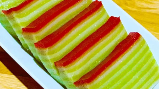Kue Lapis Khas Betawi Ini Lembutnya Bikin Lupa Dunia!