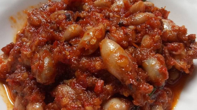 Sambal Cumi Balado,Pedas, gurih, dan bikin ketagihan!