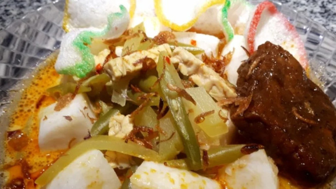 Ketupat Sayur Betawi Gurihnya Bikin Lidah Berdansa!
