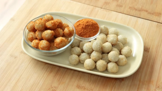 Cimol keju lumer siap disantap hangat