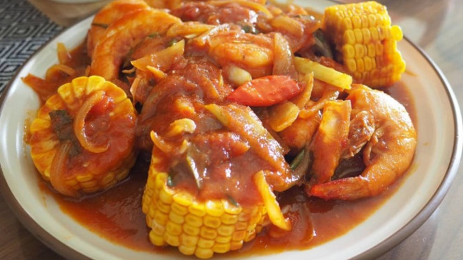 Udang saus padang dengan cita rasa pedas, manis, asam