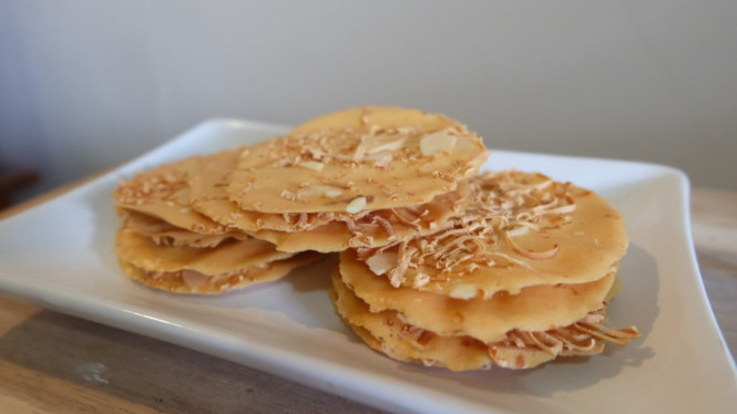 Almond crispy tekstur renyah