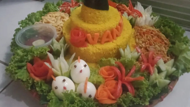 Nasi Tumpeng Khas Jawa, Sajian Megah untuk Segala Acara