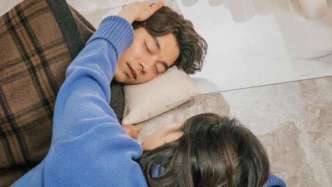 Gong Yoo dan Kim Go Eun beradegan mesra di Goblin
