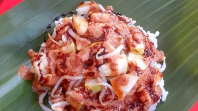 Nasi Lengko Khas Cirebon, Segar Sehatnya Bikin Ketagihan