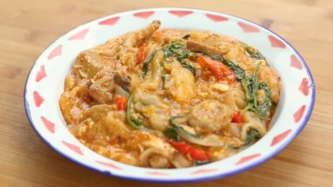 Seblak kwetiau pedas bikin melek