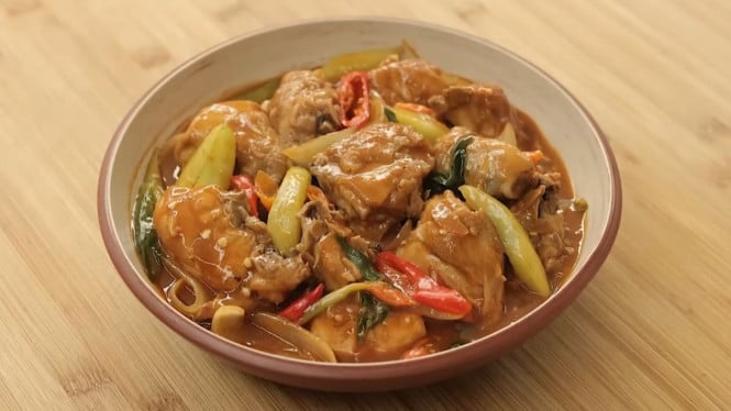 Ayam asam manis pedas siap memanjakan lidah