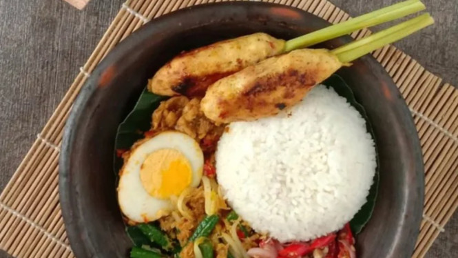 Nasi Campur Bali, Sensasi Rasa yang Bikin Lupa Dunia