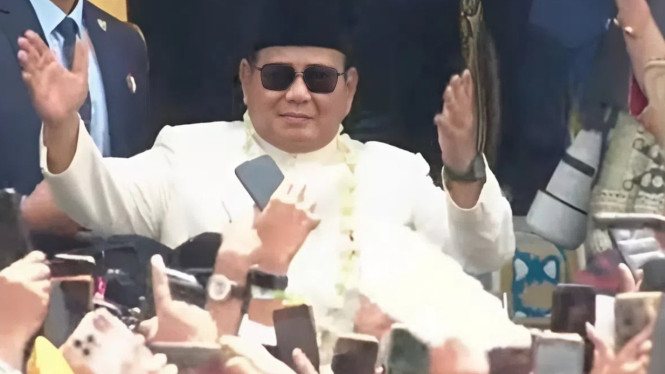Prabowo Bikin Heboh Joget Tabola Bale di Istana Merdeka