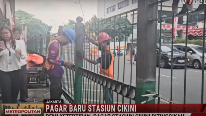 Pagar Stasiun Cikini Mencapai 1,7 Meter