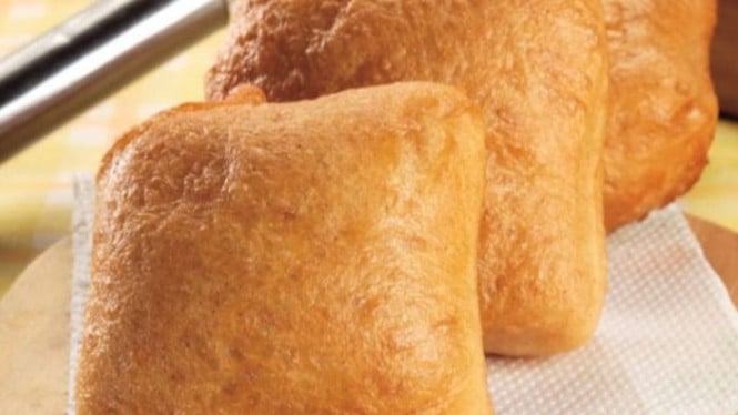 Kue bantal, camilan favorit keluarga di rumah