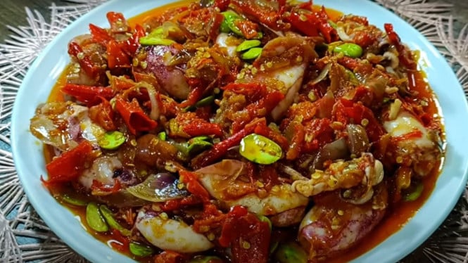 Cumi Balado Super Pedas yang Bikin Nambah Nasi Terus!