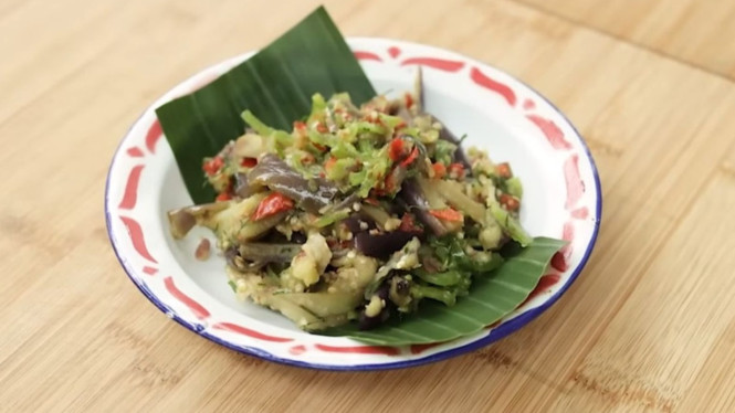 Sambal terong ganja pedas segar siap disantap