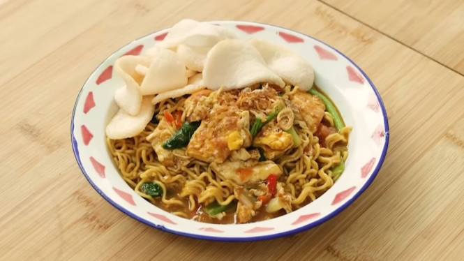Mie nyemek telur sederhana, rasa luar biasa