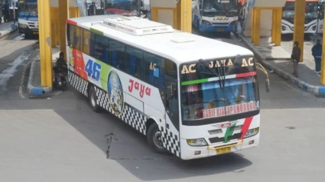 Polisi dan TNI Diminta Membantu Mengawasi Calo Terminal Purabaya