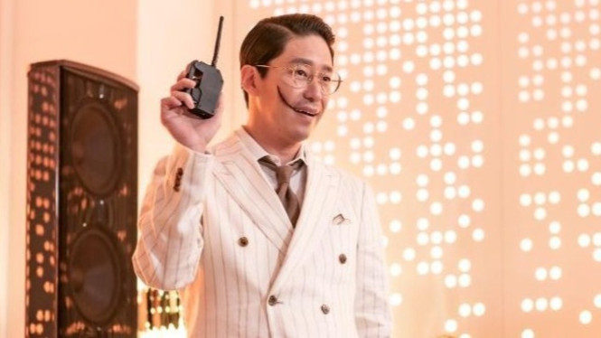 Uhm Ki Joon memerankan Jo Dan Tae di The Penthouse