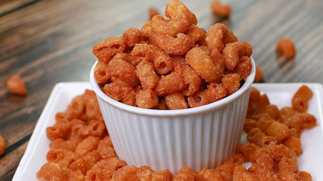 Keripik makaroni homemade, gampang dibuat dan bikin ketagihan!