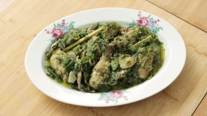 Pedasnya ayam lado ijo bikin ketagihan