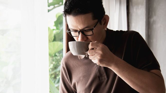 Menikmati secangkir kopi, tapi perlu batas aman untuk jantung