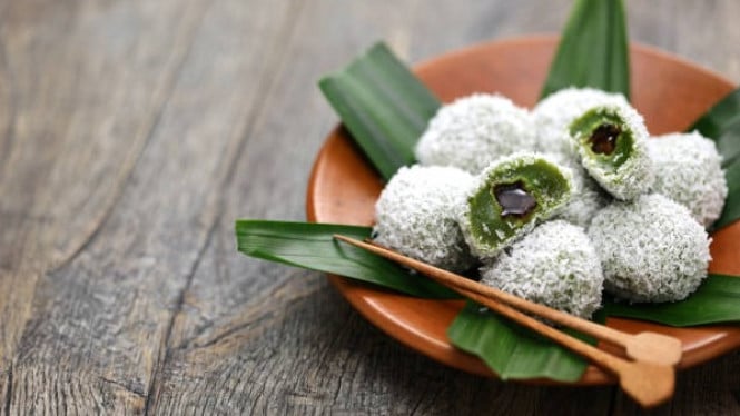 Klepon dengan Gula Merah Lumer
