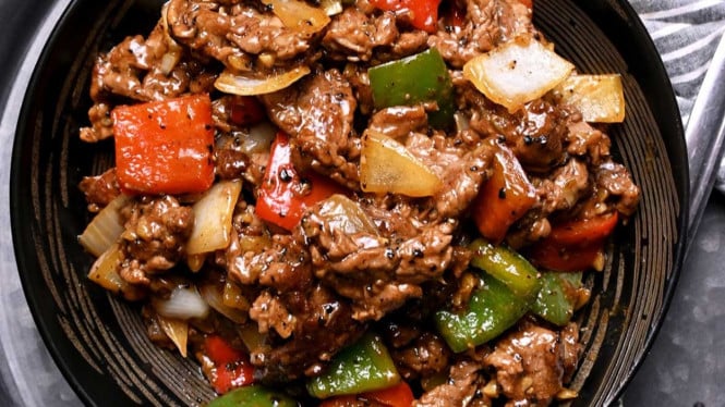 Black pepper beef ala restoran yang menggugah selera