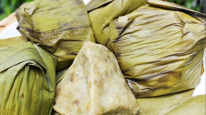 Kue nagasari kacang hijau rasa manis, gurih, dan tekstur lembut