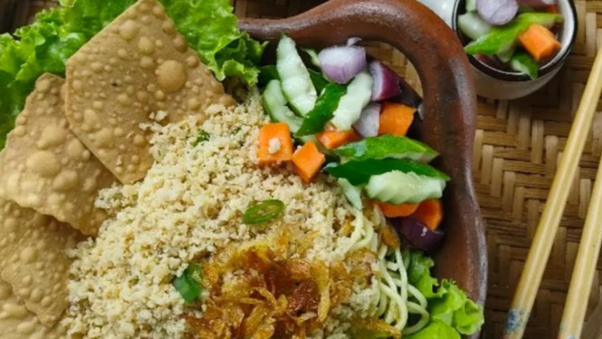 Cwie Mie Malang Street Food, Sensasi Warung Pinggir
