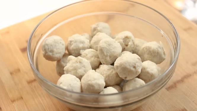 Bakso ayam isi keju, sajian dengan rasa juara